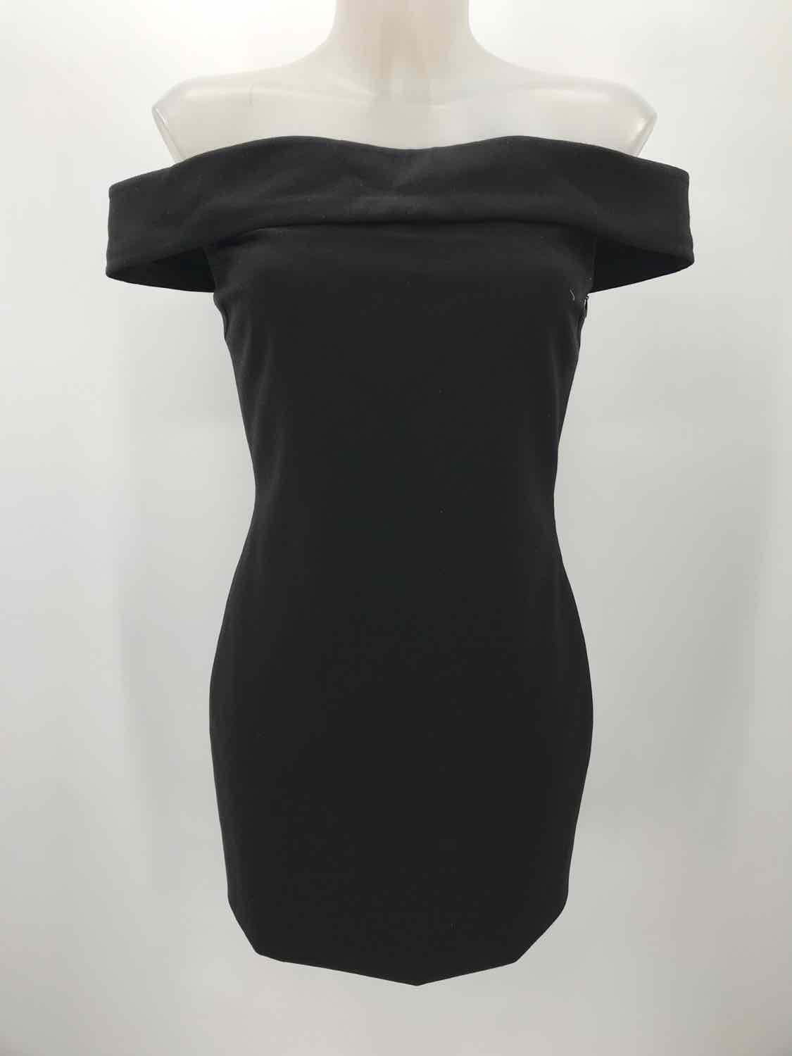 Elizabeth and James Black Size 6 Short Off Shoulder Dress