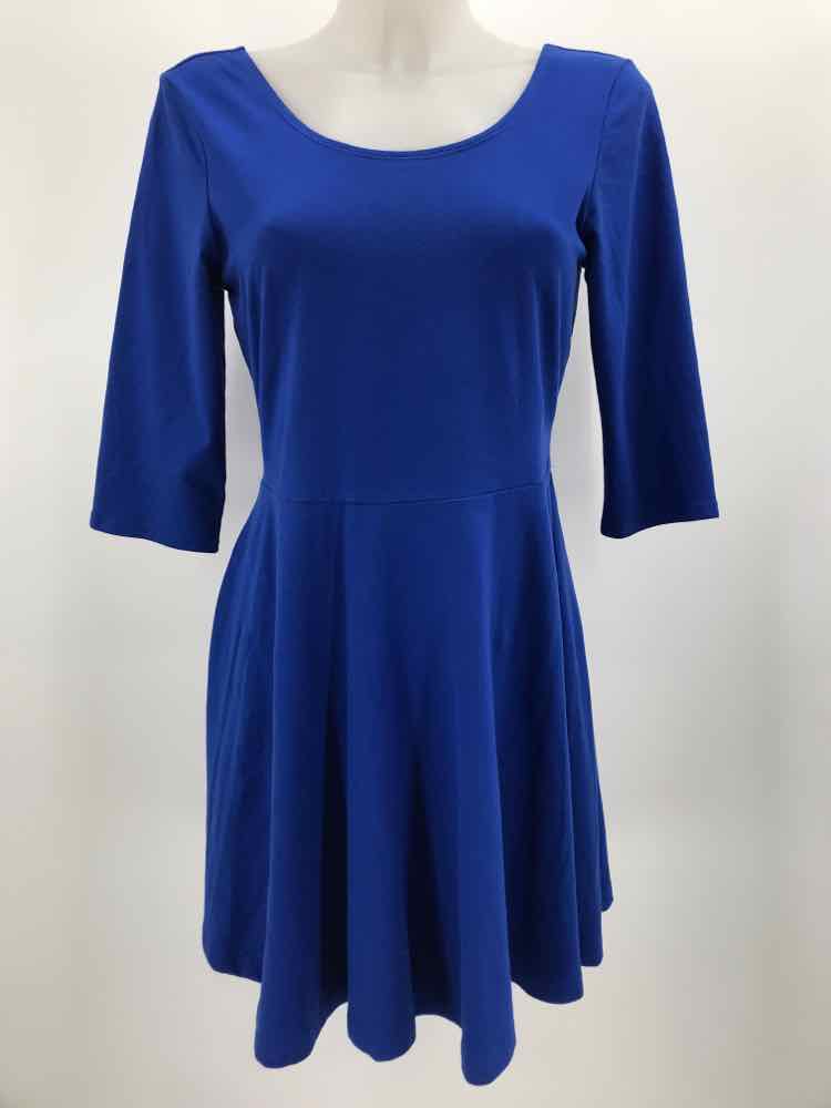 Express Blue Size Medium Knee Length Long Sleeve Dress