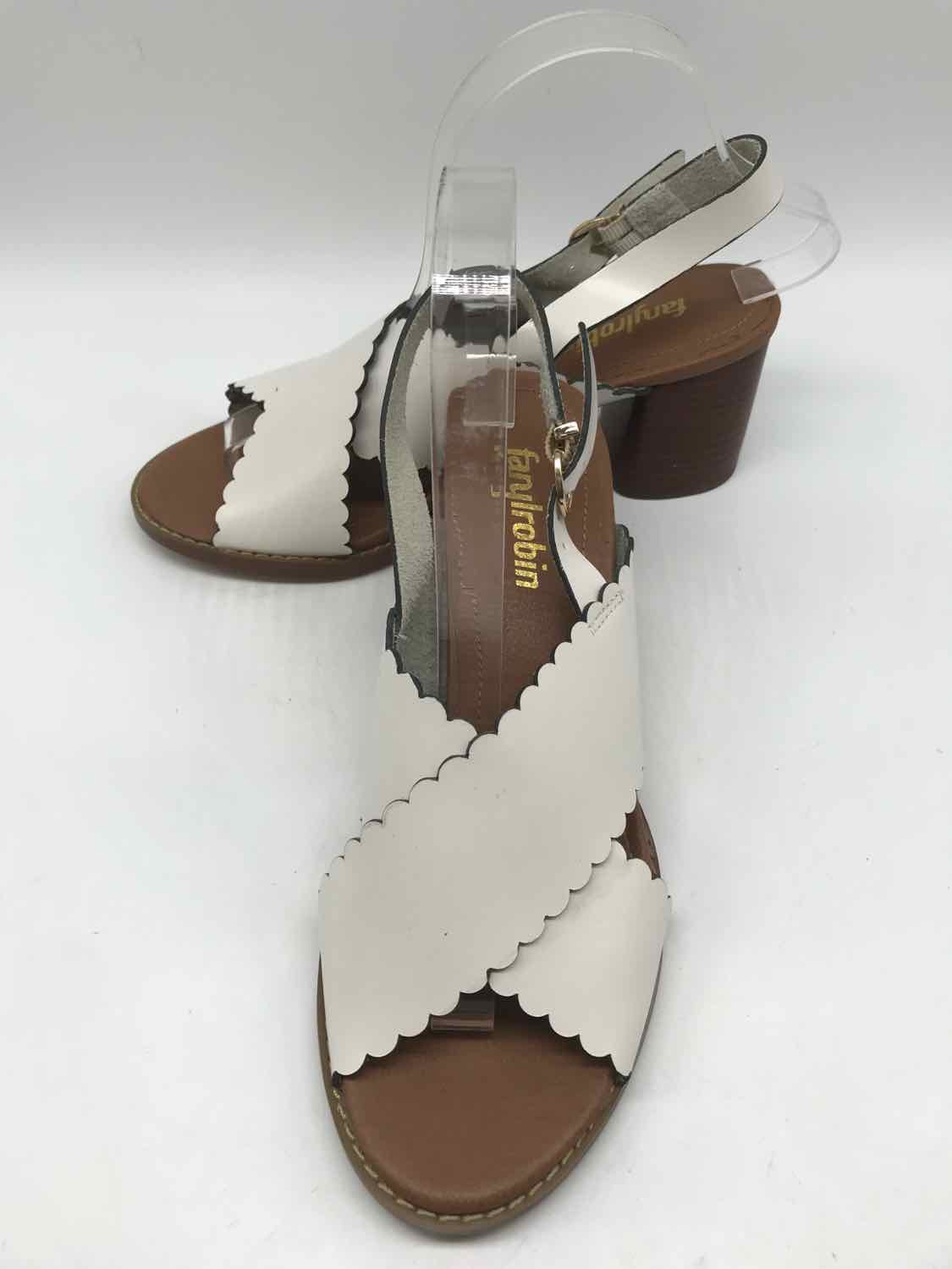 Farylrobyn White Size 8 Scalloped Slingback Sandals