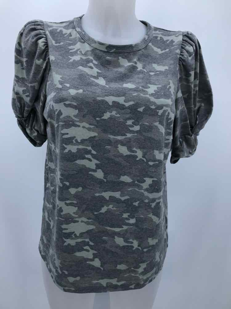 Fate Green Size Small Camo Puff Sleeve T-shirt