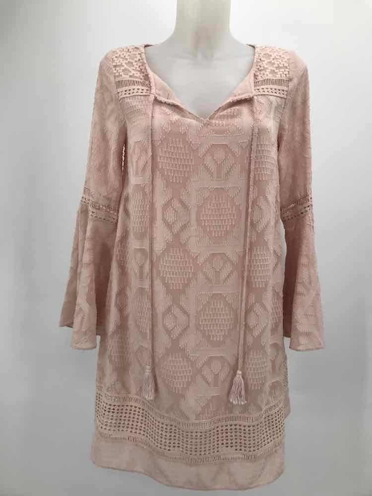 Floreat Pink Size 2 Textured Knee Length Bell Sleeve Dress