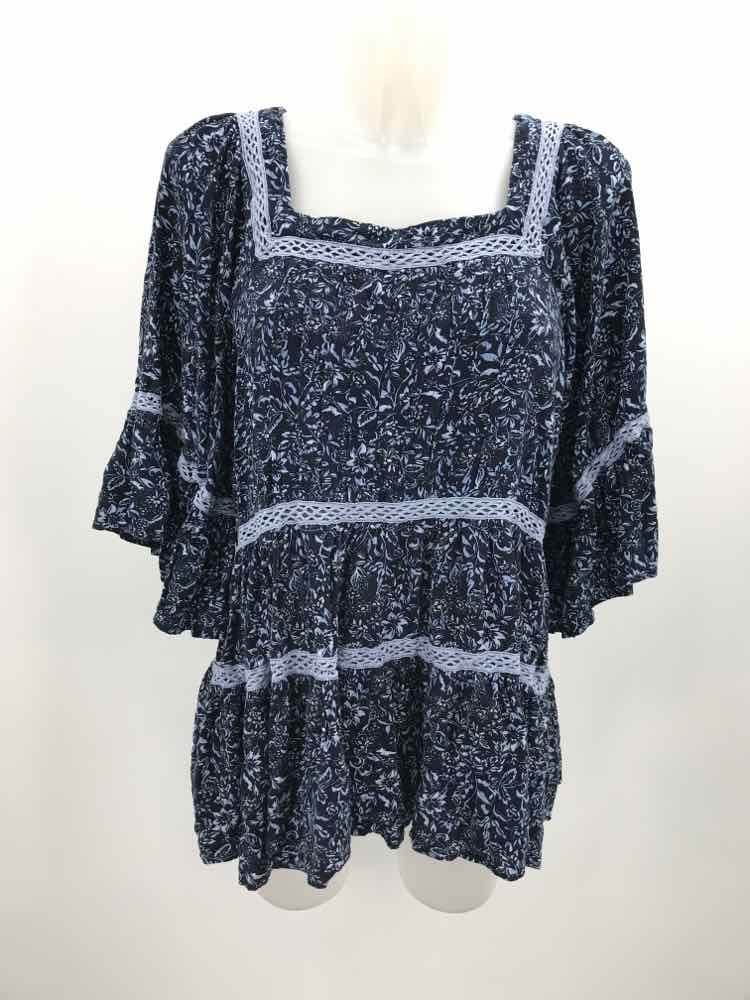 Free People Navy Size Medium Printed Tiered Long Sleeve Blouse