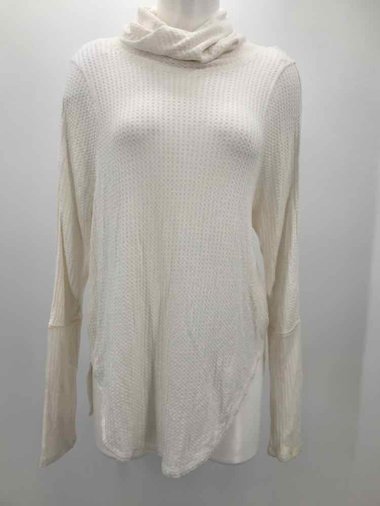 Free People White Size Medium Knit Turtleneck