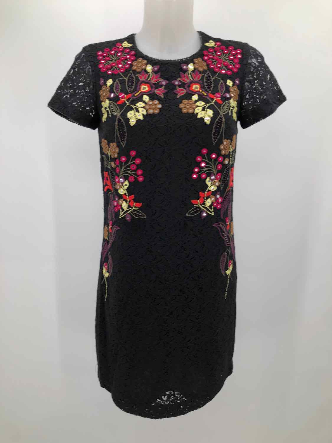 French Connection Black Size 2 Floral Embroidered Knee Length Short Sleeve Dress