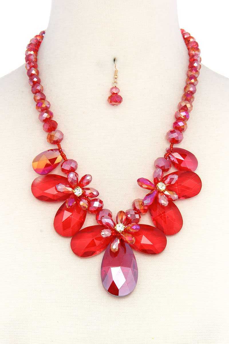 Beaded Teardrop Shape Necklace