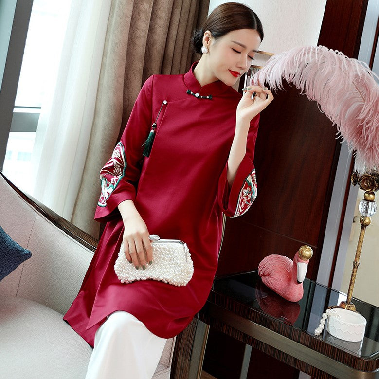 3/4 Sleeve Floral Embroidery Traditional Chinese Coat with Tassel