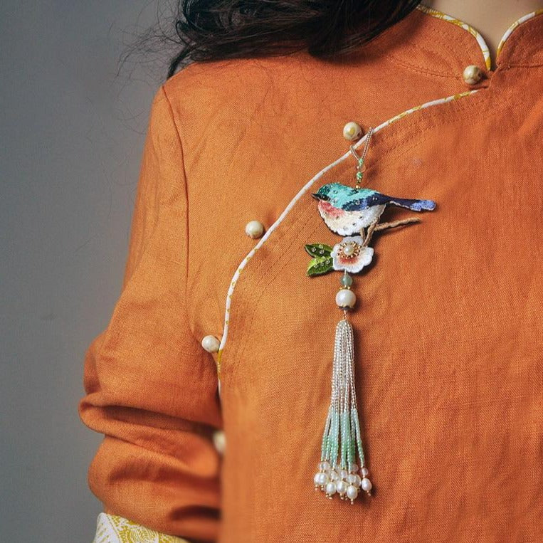 Bird Shape Embroidery with Tassel Gilding Brooch