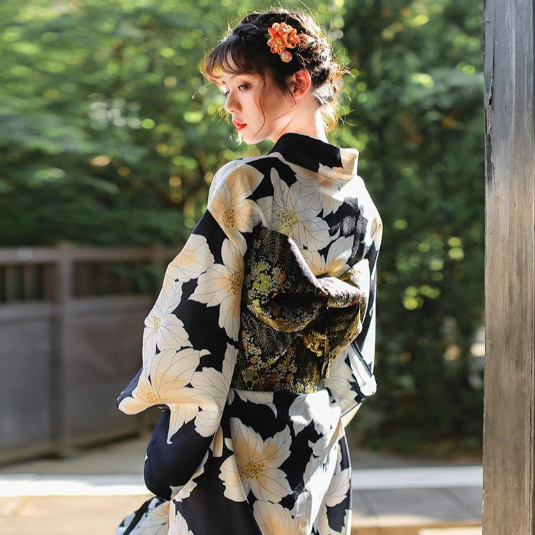 Floral Pattern Girl's Japanese Kimono Bathrobe for Fireworks Offering