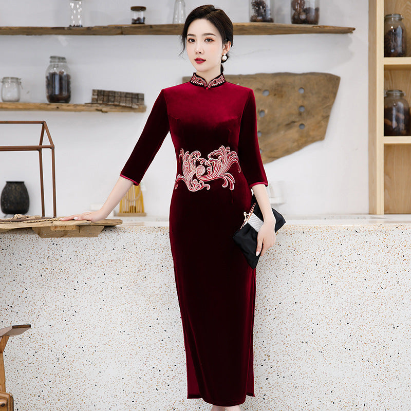 Half Sleeve Auspicious Embroidery Full Length Velvet Cheongsam Mother Dress